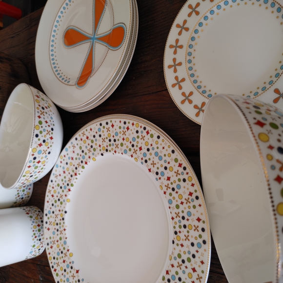 Colorful Patterned Dinnerware Set - Picture 5 of 7